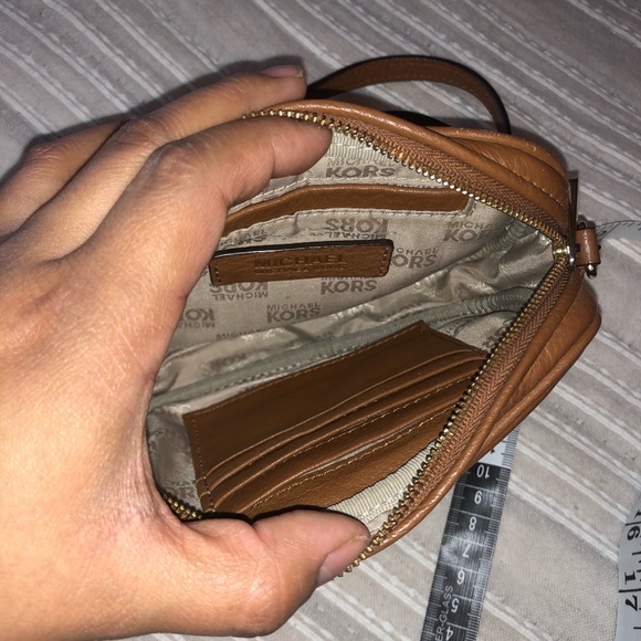 Michael Kors cross body - Picture 3 of 4
